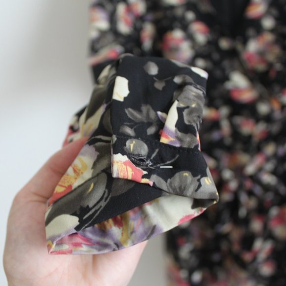 Dark floral longsleeve mini dress with waist tie (M) - Picture 4 of 6